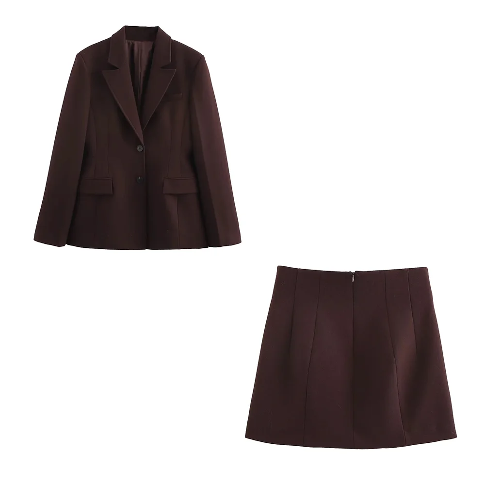 Skirt suit