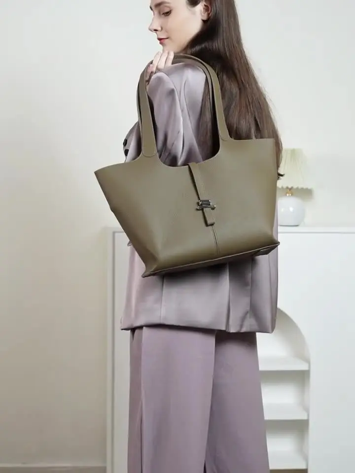 2024 ранняя осень новый головной слой из воловьей кожи сумка-тоут с колокольчиком