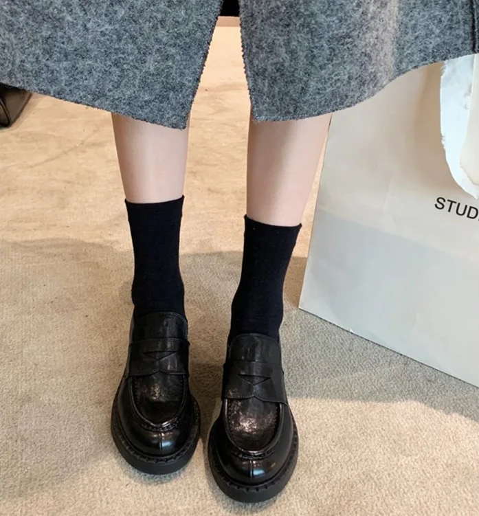 Βρετανικού στιλ μοκασίνια με ένα πόδι σε σχήμα αλόγου, καινούργια χειροποίητα μικρά δερμάτινα παπούτσια για γυναίκες, με χοντρές σόλες,_voghion.com