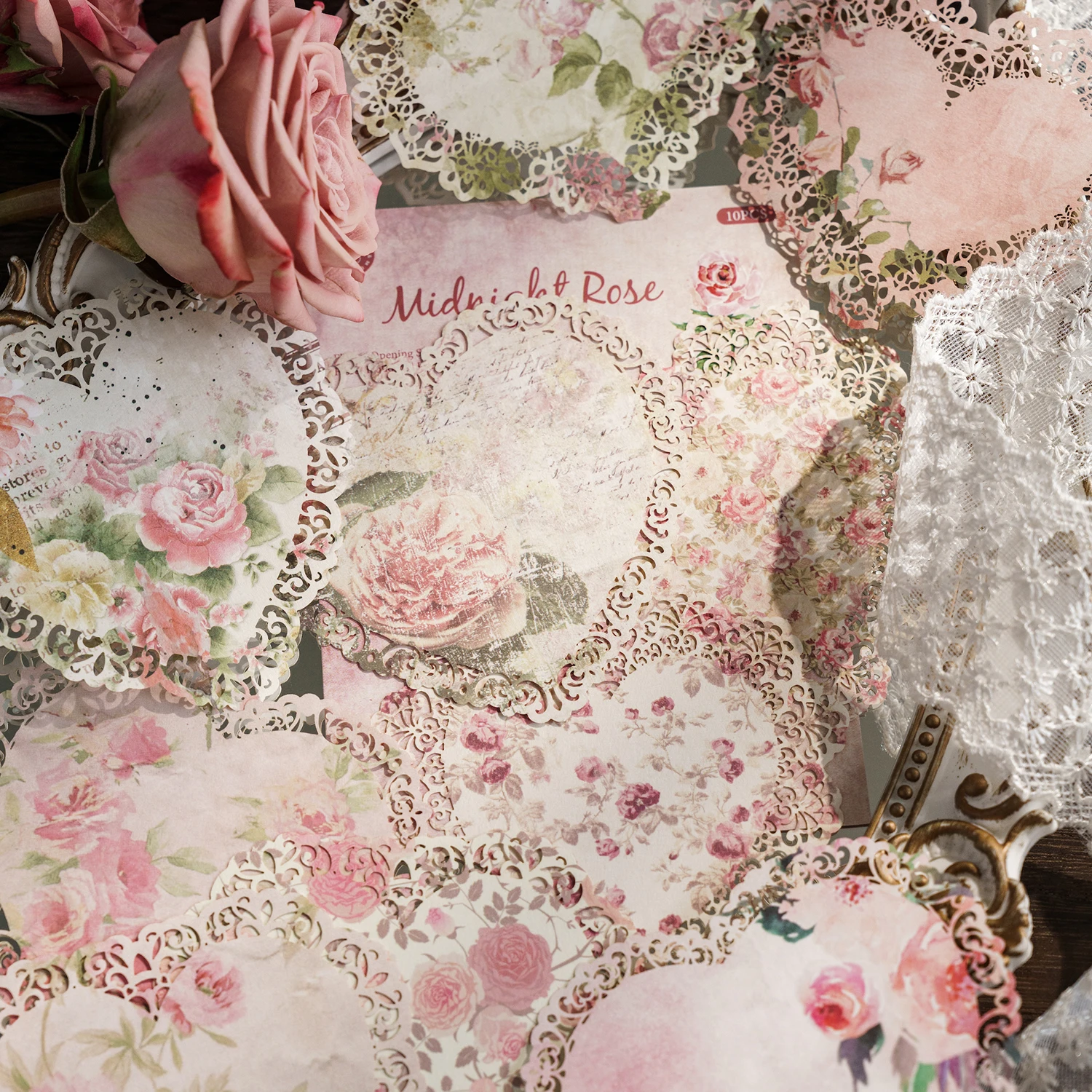 Papier Découpage Vintage Fleurs Et Dentelle - Kit Scrapbooking - Motifs Aquarelle - Inclus Autocollants Et Ficelle