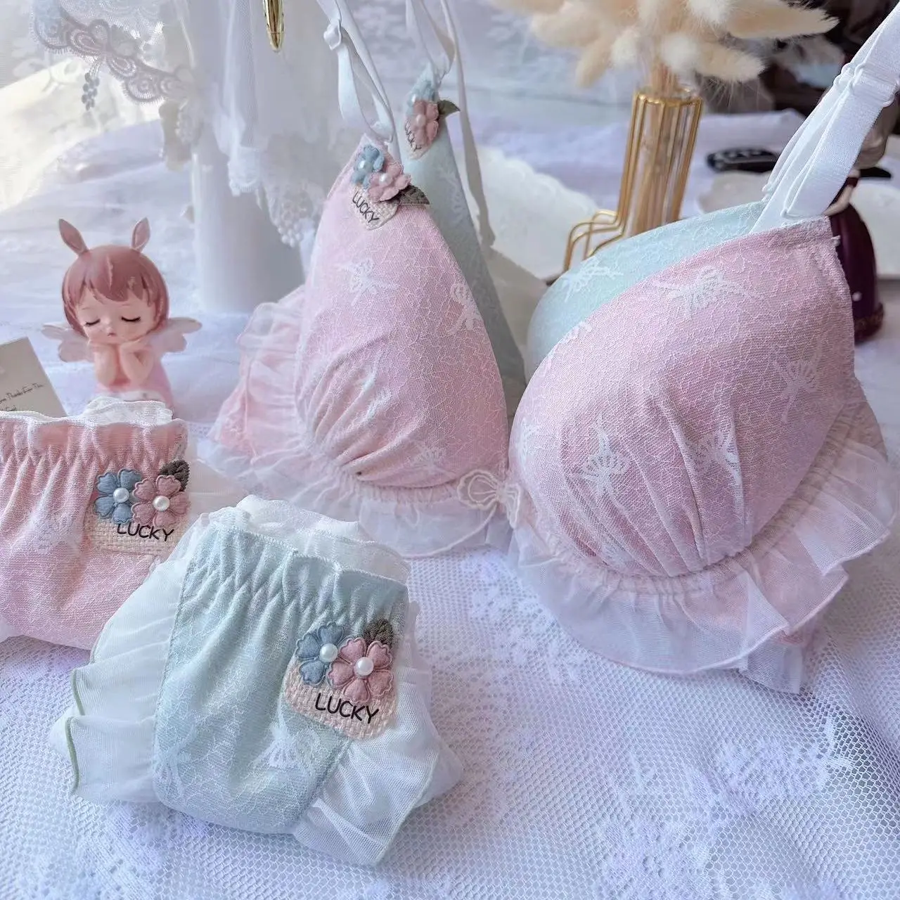 

Japanese bra briefs embroidered flower thin lolita push up lingerie student girl comfortable cute gathered sexy underwear bra se