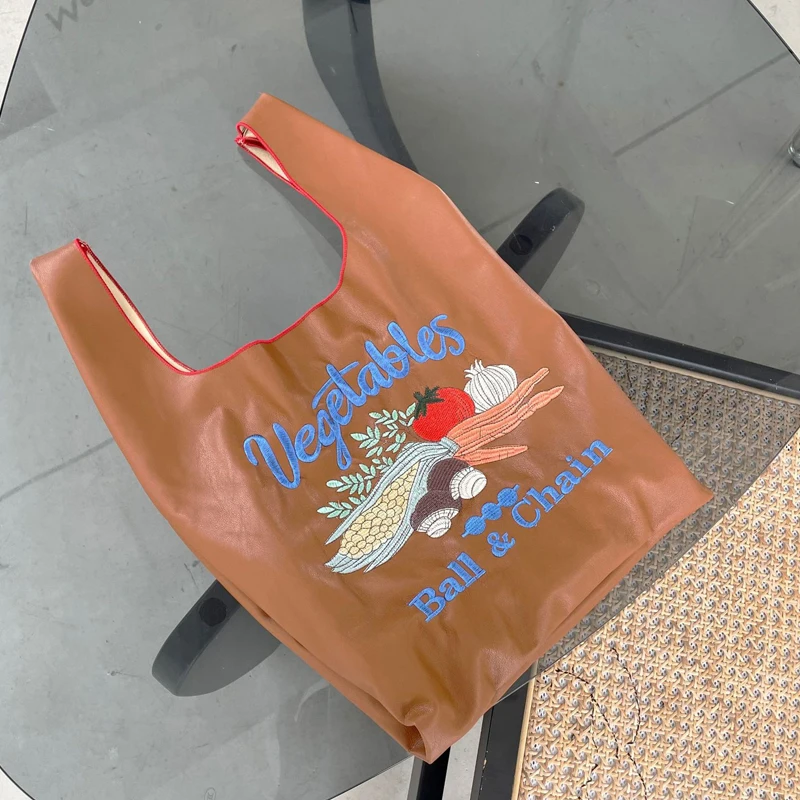 thumbnail image 1 of Bolsos delgados de estilo japonés para mujer, bolsos y carteras de diseñador de lujo, novedad de 2023, en PU, letras bordadas, bandolera informal, 1 of 5