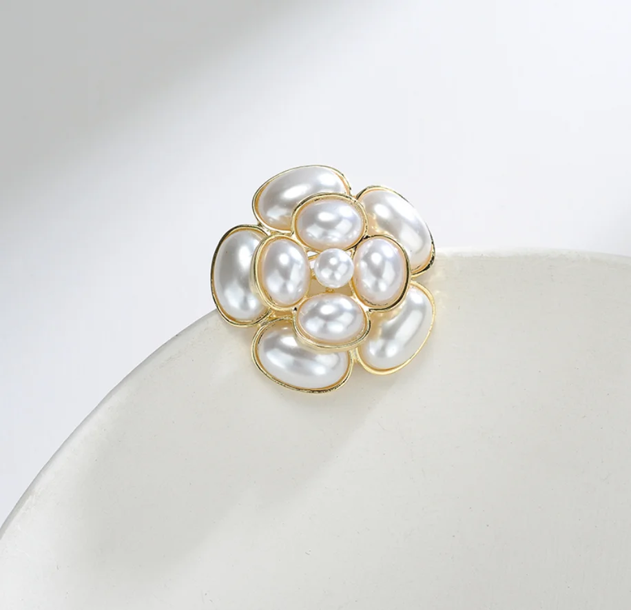 2023 Camellia flower imitation pearl suit pin accessories Lapel pins brooch fashion jewelry for women