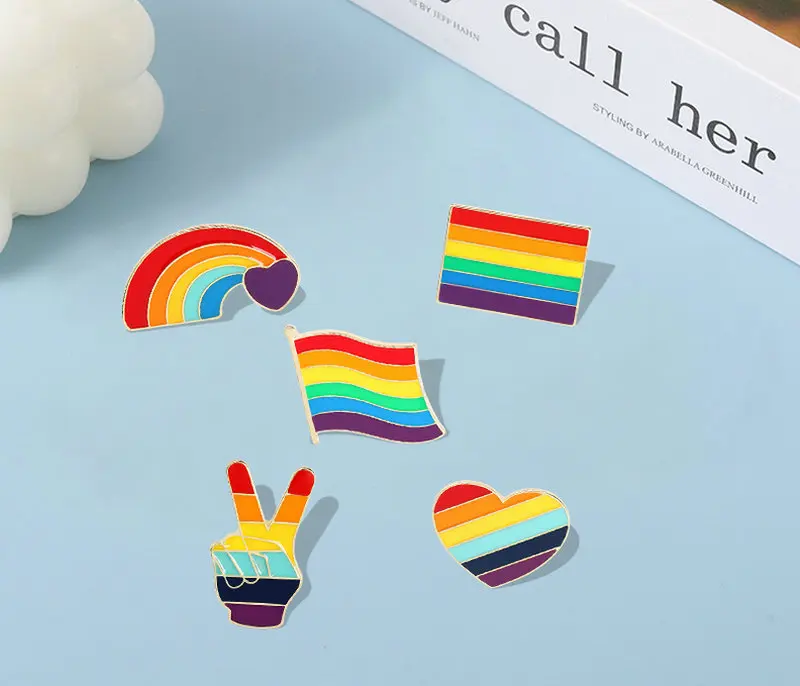 

Эмалированные булавки Love is Love на заказ, флаг гордости, сердце, радуга, победа, брошь на лацкан, Значки для сумок, ювелирные изделия для сексуальных меньшинств, подарок для друга