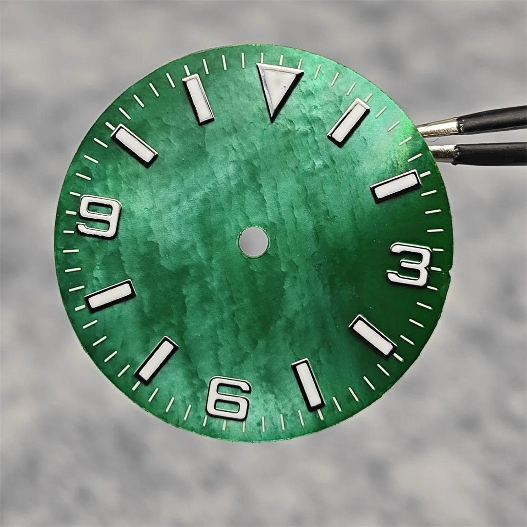 Watch Face Accessories Watch Dial Accessories Modification 28.5mm Watch Dial Green Luminous Shiny Sterile Watch Faces with Date Accessory Suitable for NH35 Movement