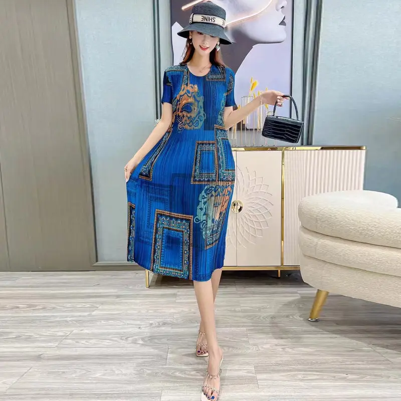 

Женское складное платье, Новинка лета 2023, эластичная тонкая плиссированная юбка средней длины с короткими рукавами и принтом для уменьшения возраста, женские топы