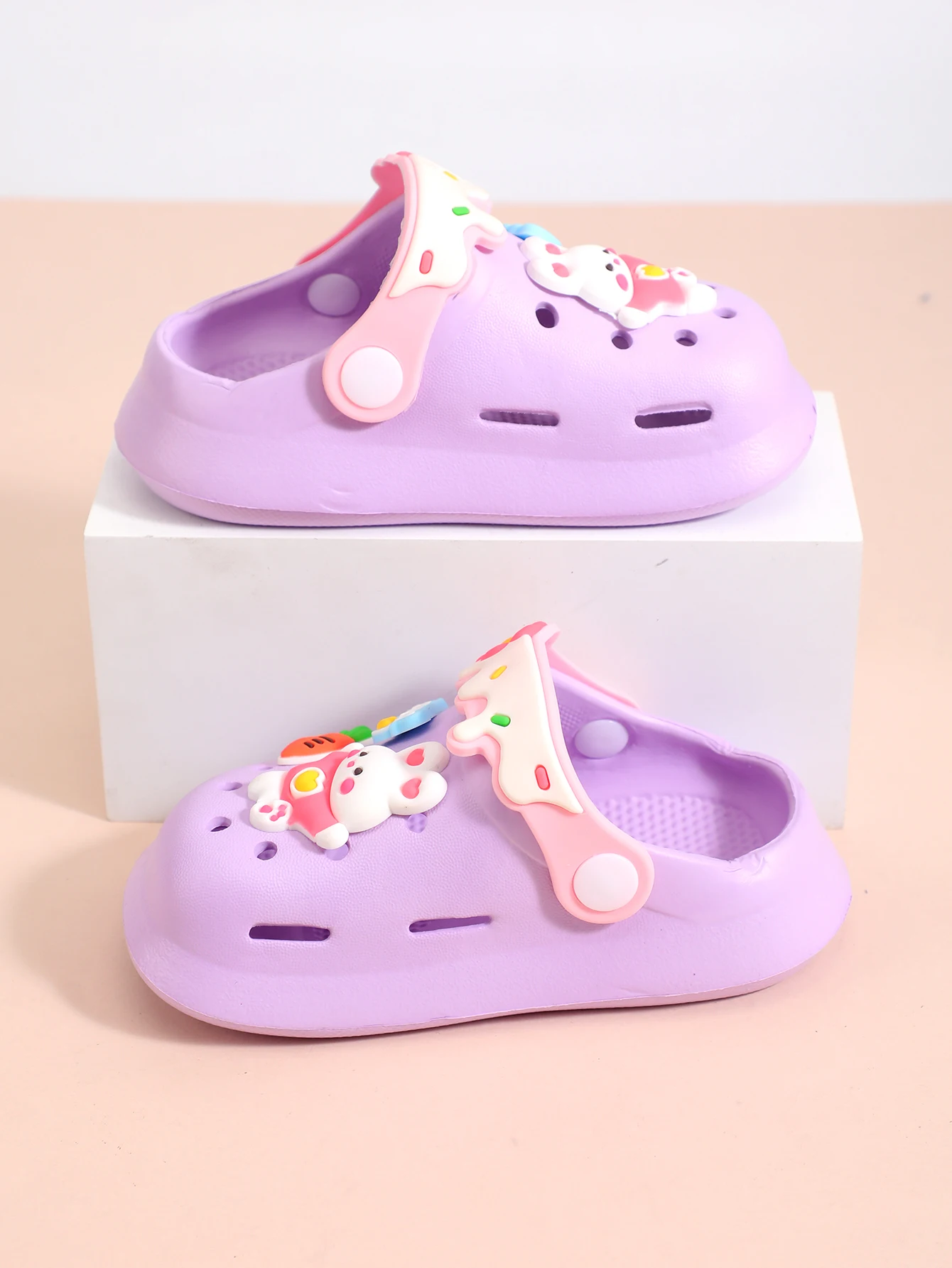 Children's slippers fashion cute flower girl sandals breathable non-slip indoor and outdoor garden beach slippers outdoor sports