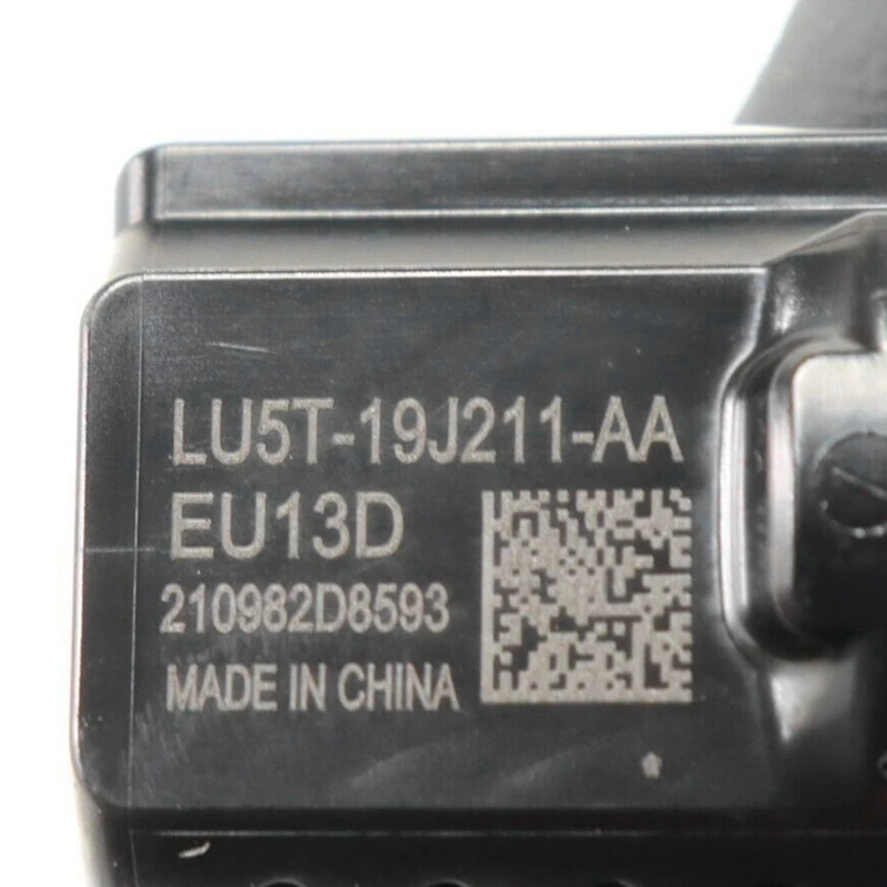 

Audio Interface Automotive AUX Socket Adapter For Ford Kuga 2020-2022 LU5T19J211AA LU5T-19J211-AA