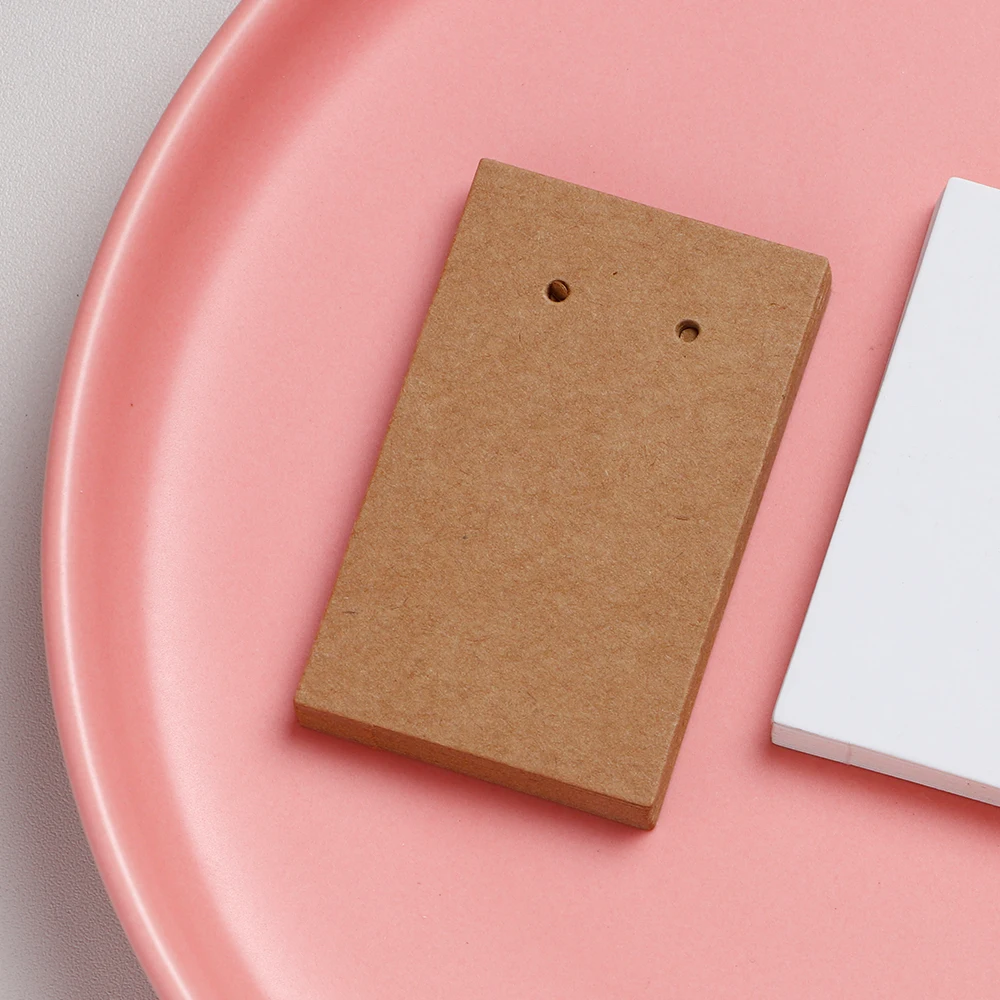 Рисунок 3 - Пустые вертикальные витрины для сережек-гвоздиков