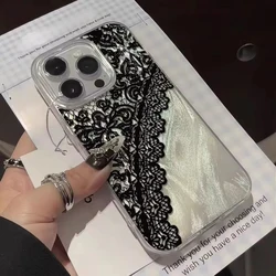 Elegant Lace Edged Phone Case - Stylish & Chic Design Cover - Galaxy S20 FE (1)