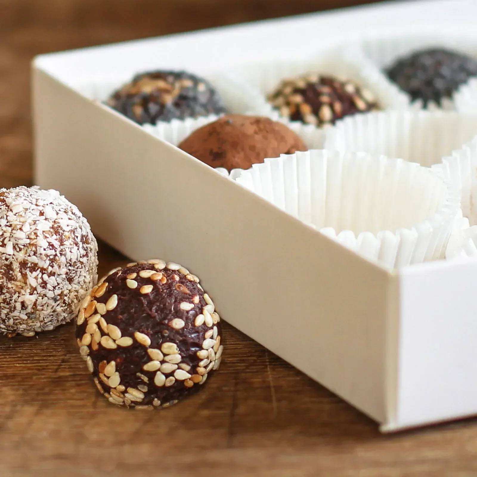 Dessert Baked Pastries Cupcake Covers Kitchens Accessories Cake Stand Kitchen Utensils Chocolate Cup Mold 100 Piece Set Pastry