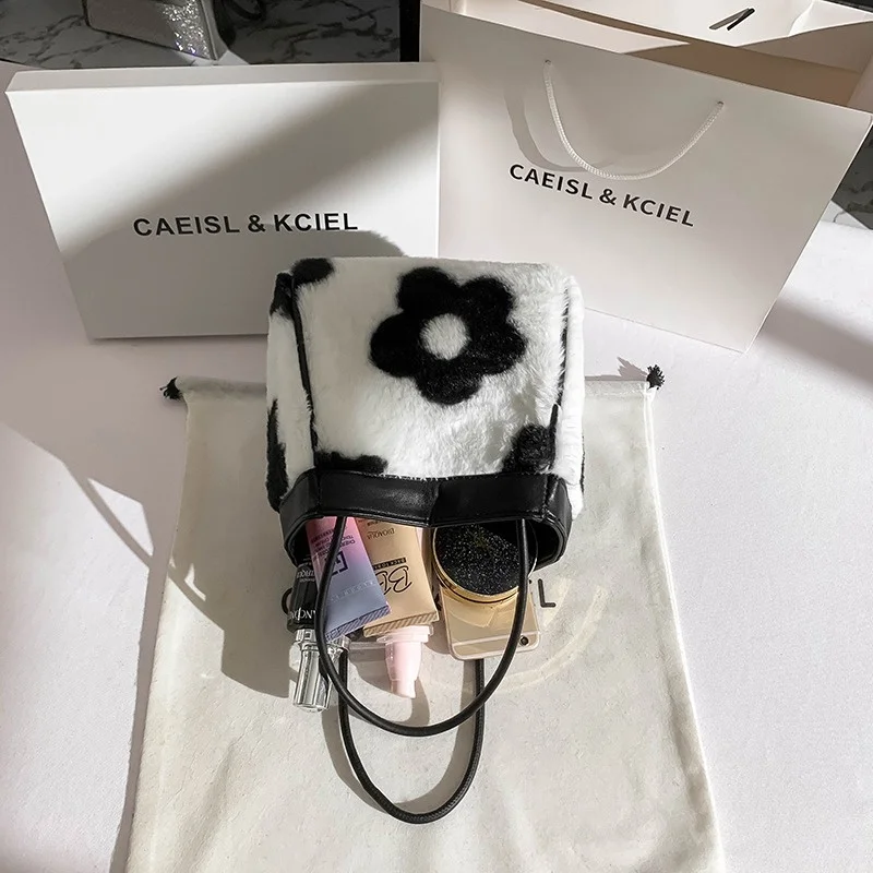 Fashion Floral Pattern Women's Fur Bag High Quality Faux Fur Shoulder Bag Soft Handle Handheld Design Stylish Plush Bag