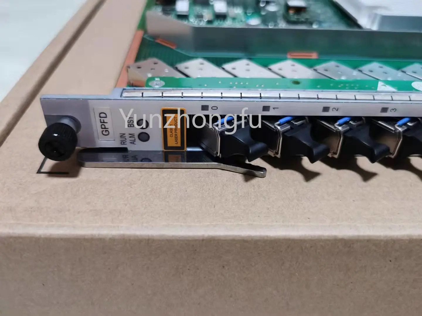 

Hua Wei 16 Ports GPFD GPON Board Asli dengan 16 Buah Kelas B +/C +/C + + Modul SFP untuk MA5680T/Ma563t/MA5608T OLT