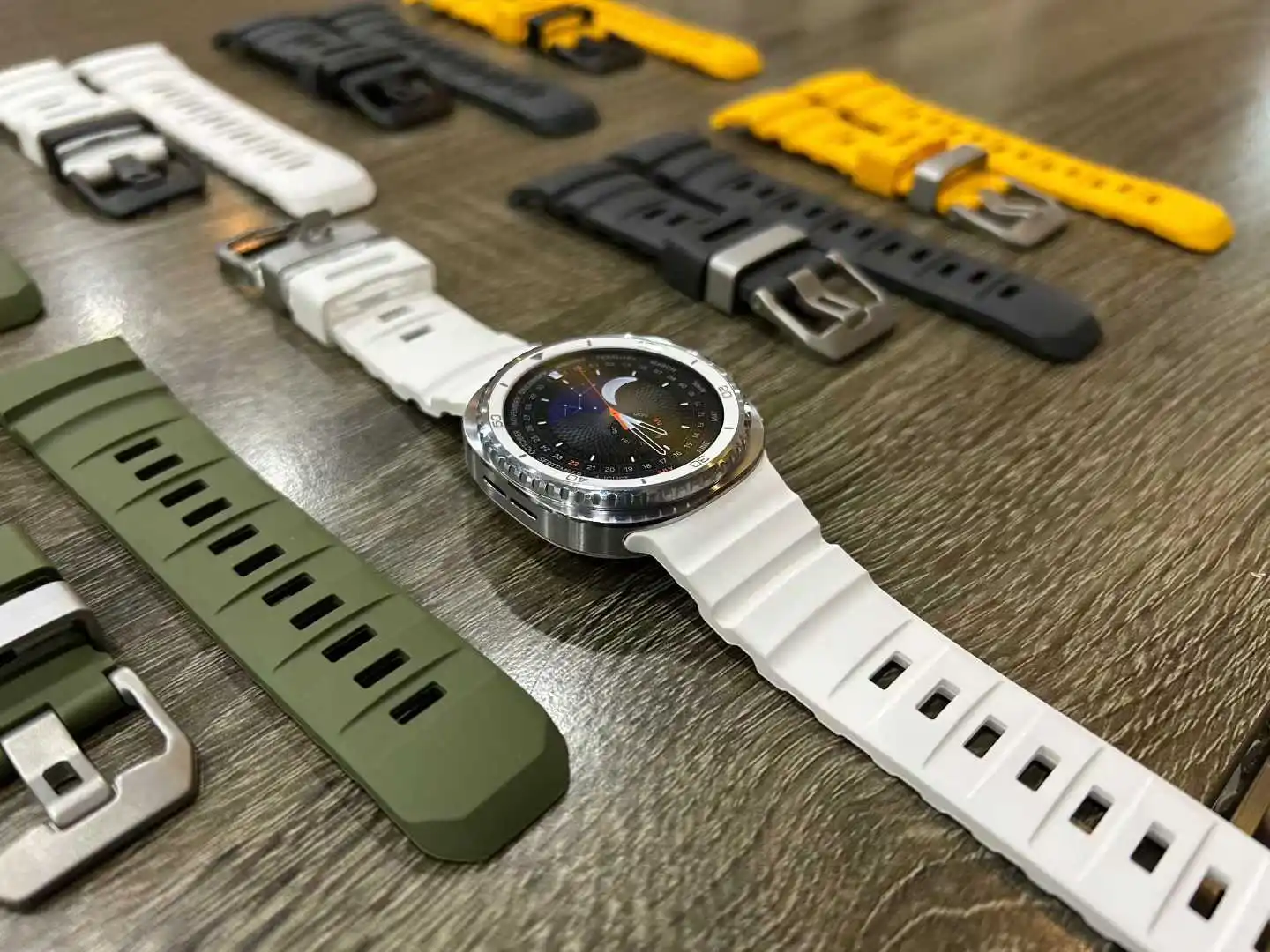 Silicone Sport Loop Strap - Premium Bracelet Accessories