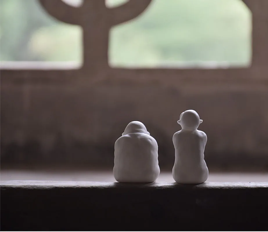 Handmade White Porcelain Ornaments, Creative Ceramic Ornaments, Home Cabinet, Bookshelf, Computer, Lovely