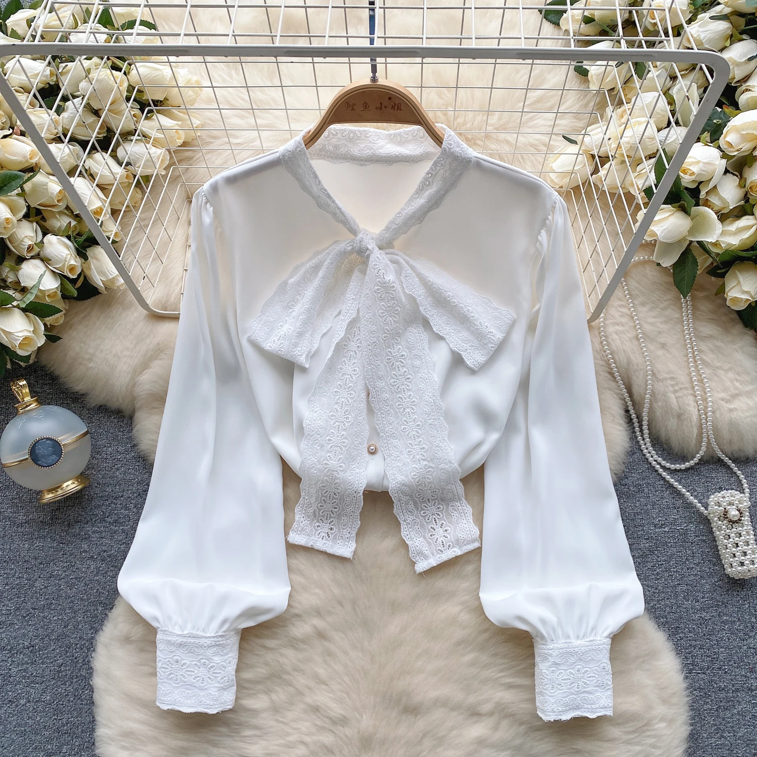 

2024 New Korean Sweet Embroidered Bow Tie Collar Spring Shirt Female Ageing Peplum Fashionable Bubble Sleeve Blouse