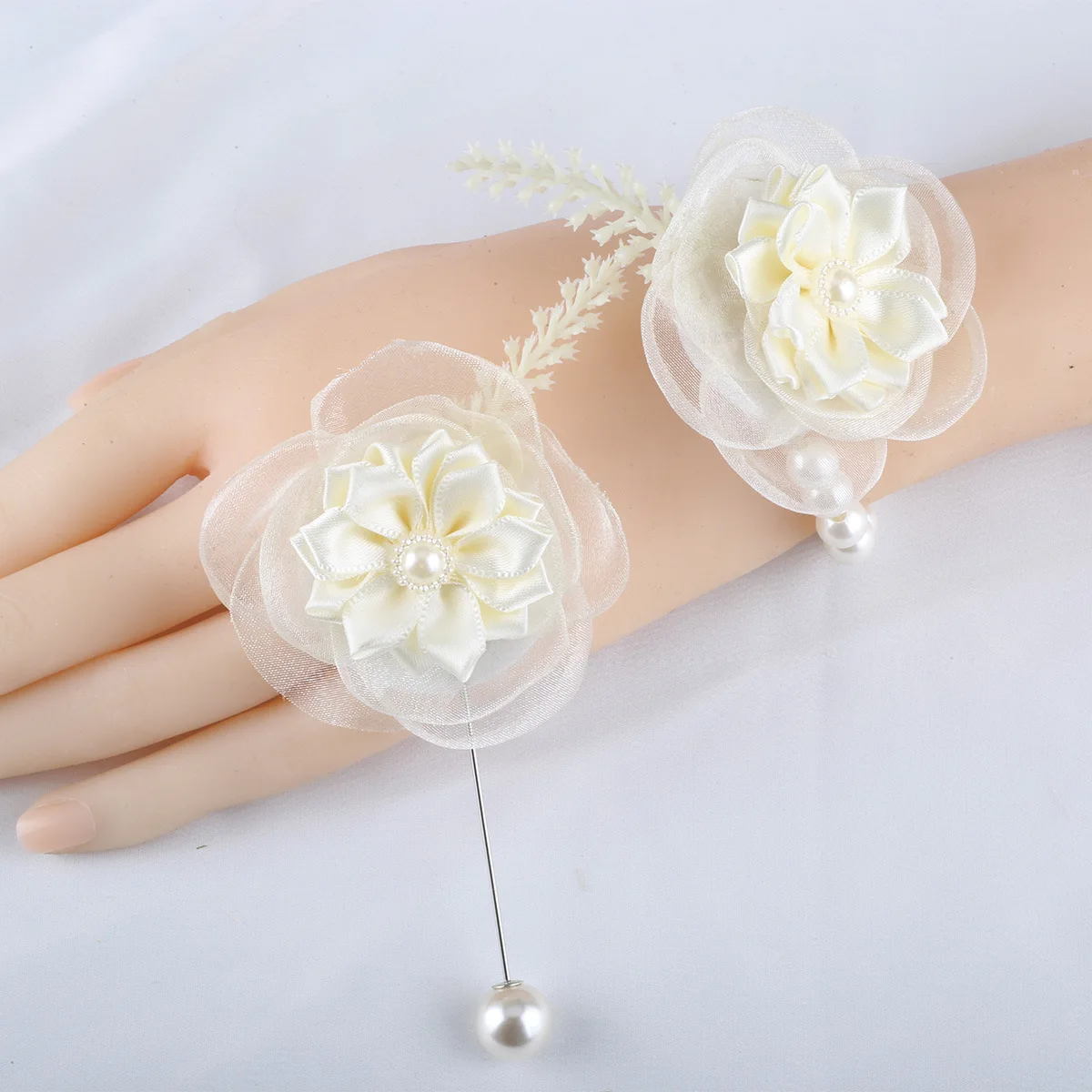 

Ivory Silk Rose Wedding Boutonnieres for Bridesmaid Groom Pins Wrist Decor Brooch Flower Wedding Wrist Corsage cosas para boda