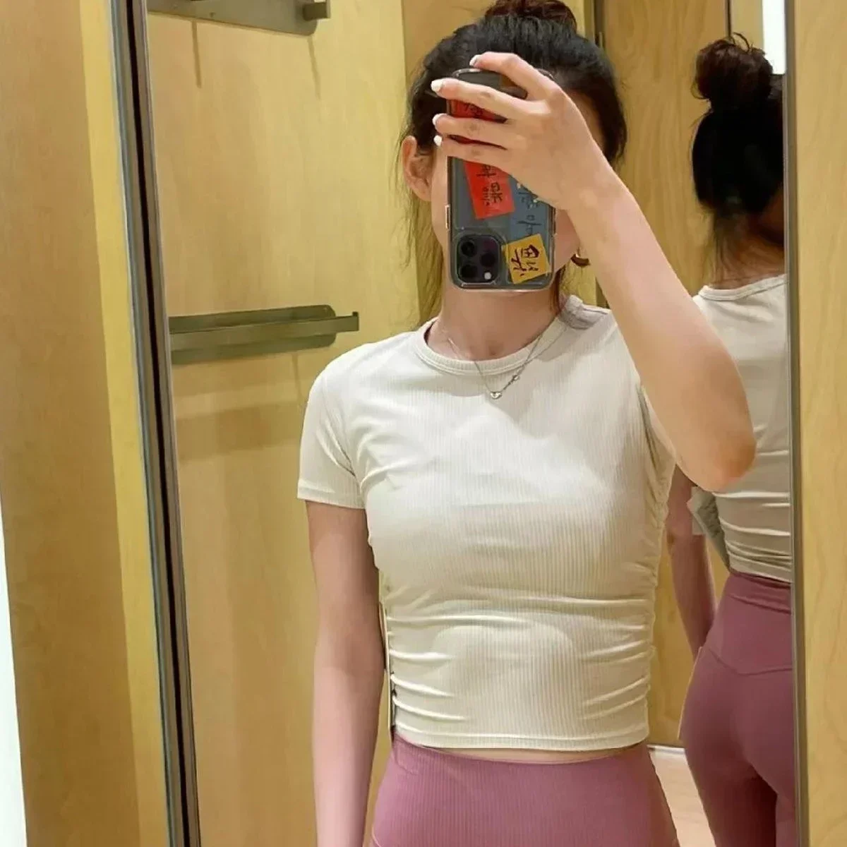 Рисунок 5 - Женская Спортивная футболка Lulu Alllt с лентой