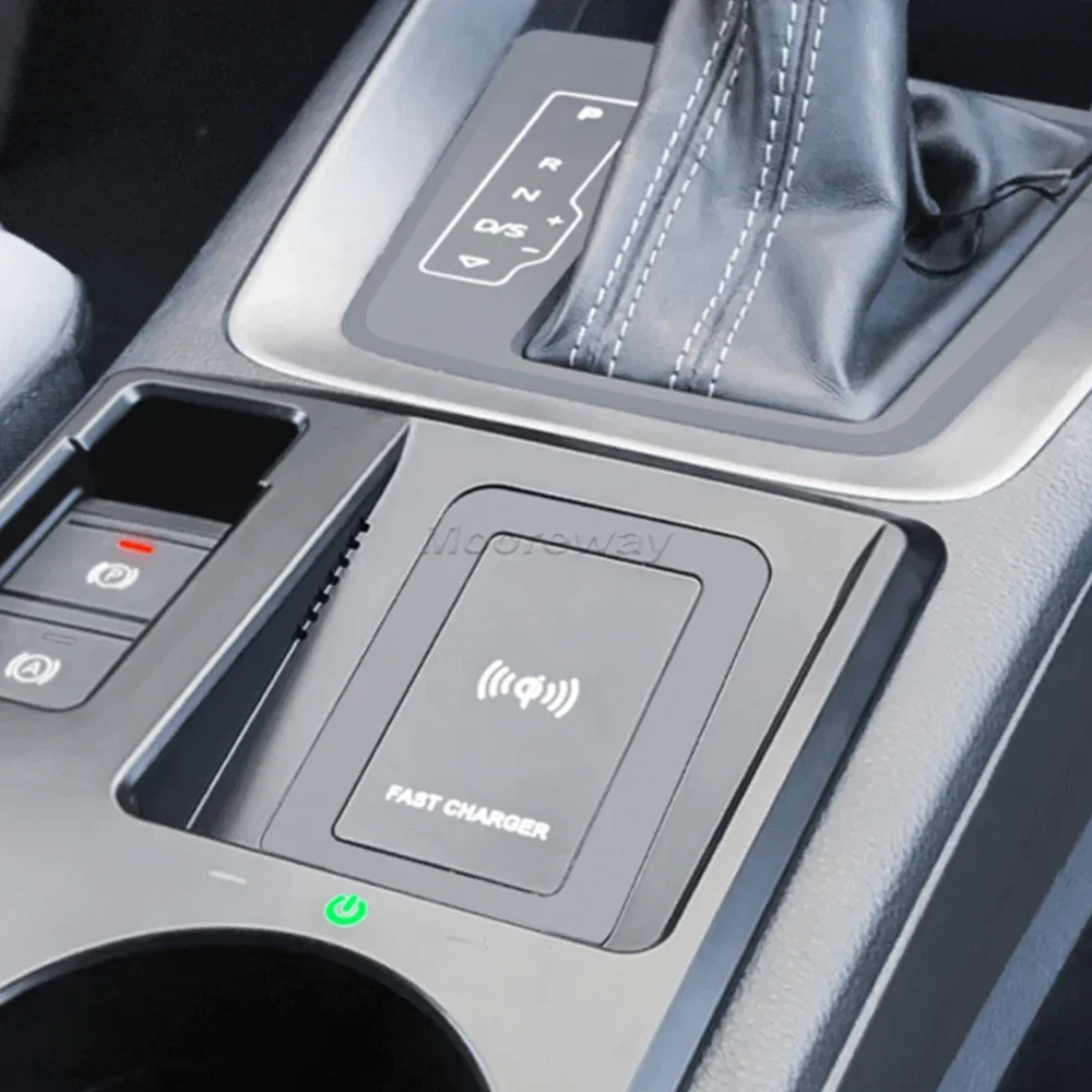 Ford focus 4 салон. Беспроводная зарядка ауди q7. Беспроводная зарядка audi a5. Lancer 10 беспроводная зарядка. Q7 2023.