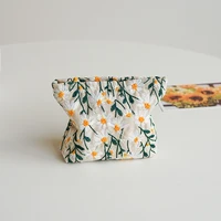 White Embroidery Daisy Women's Makeup Bag Portable Coin Purse Key Case Cosmetics Lipstick Storage Bag Commuter Liner Bag Ins 2