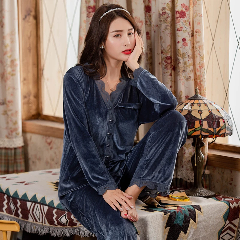 Autumn and winter women's pajamas long-sleeved cardigan V-neck Korean version lace trim gold velvet home clothes plus size suit