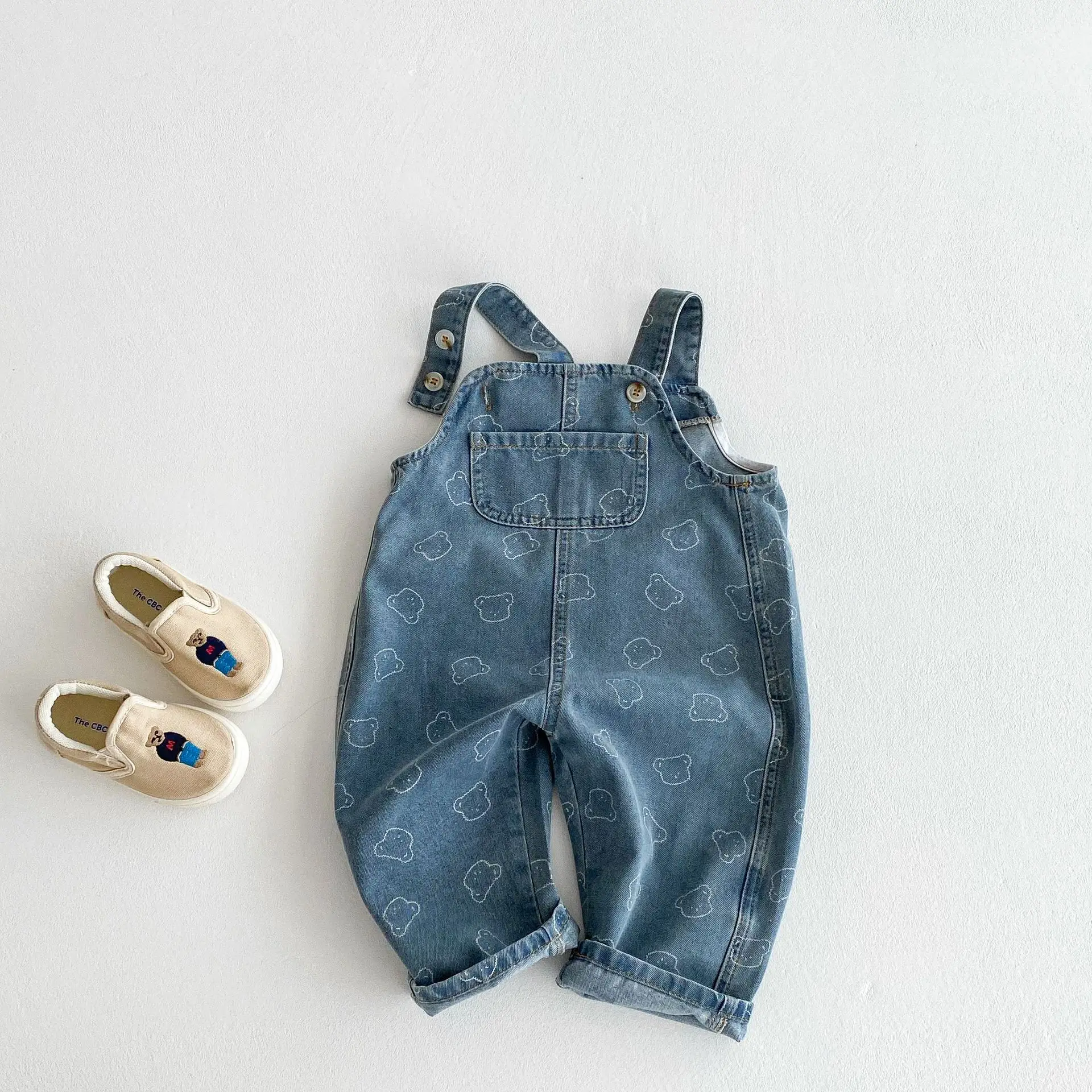 2025 Spring New Children Loose Denim Overalls Cotton Baby Girls Cartoon Bear Print Casual Pants Boys Strap Trousers Kids Jeans
