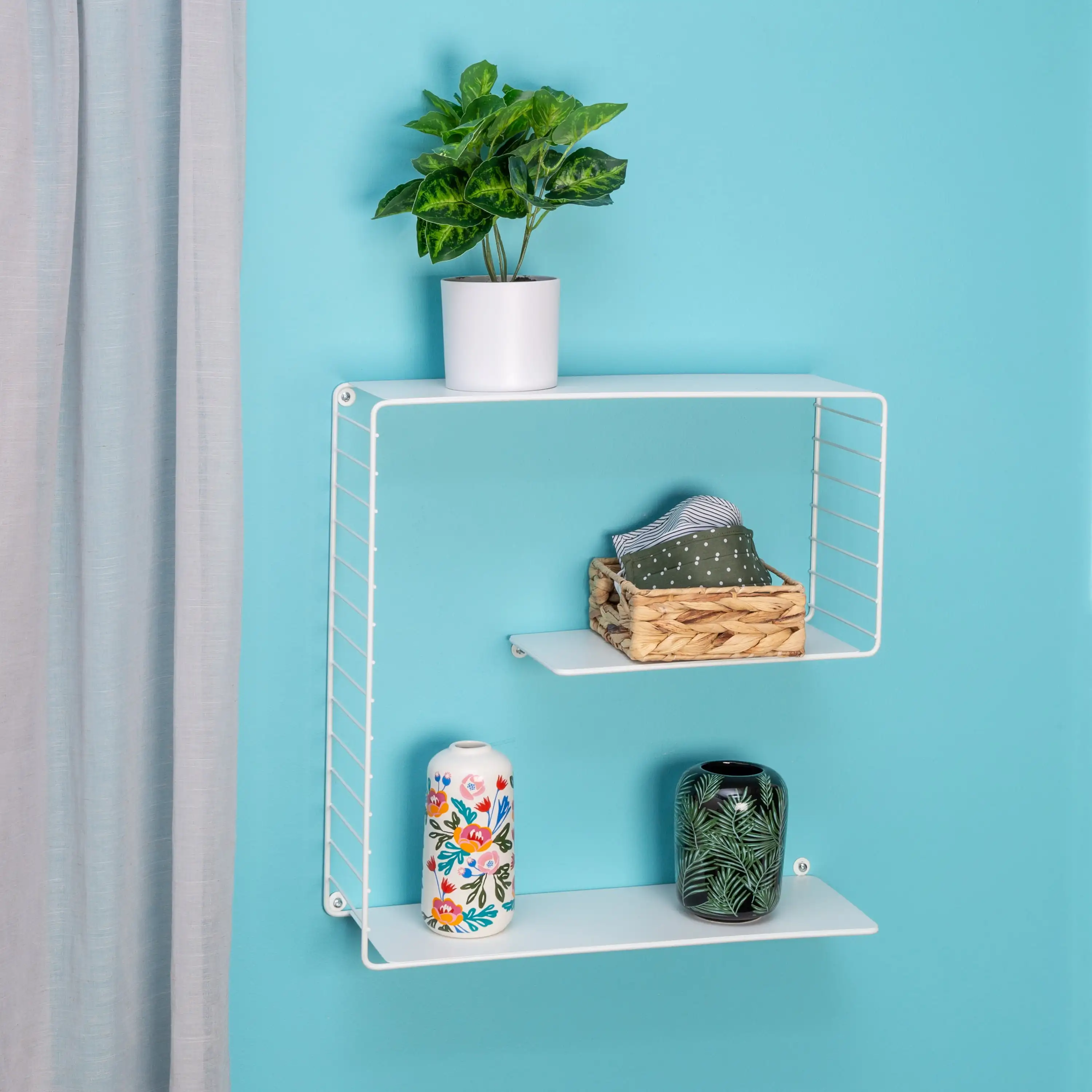 

Honey-Can-Do 17.7" W x 17.7" H 3-Tier Floating Steel Square Accent Shelf, White