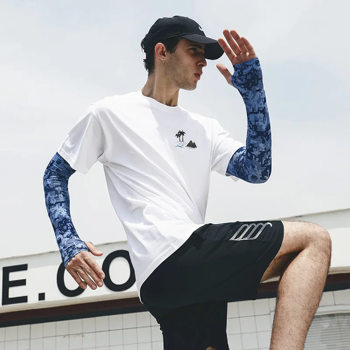 Men's Summer Sunshade Leakage Finger Camo Ice Silk Long Sleeve Outdoor Fishing Sunscreen Men's Sports Bicycle Arm Cover