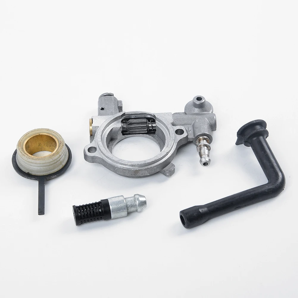 Kit Ingranaggi A Vite Senza Fine Della Pompa Dell'Olio Per Stihl Ms260 024 026 Ms 240 260 1121 Motosega 1043-007-1121 640 3203 Accessori Per Attrezzi 