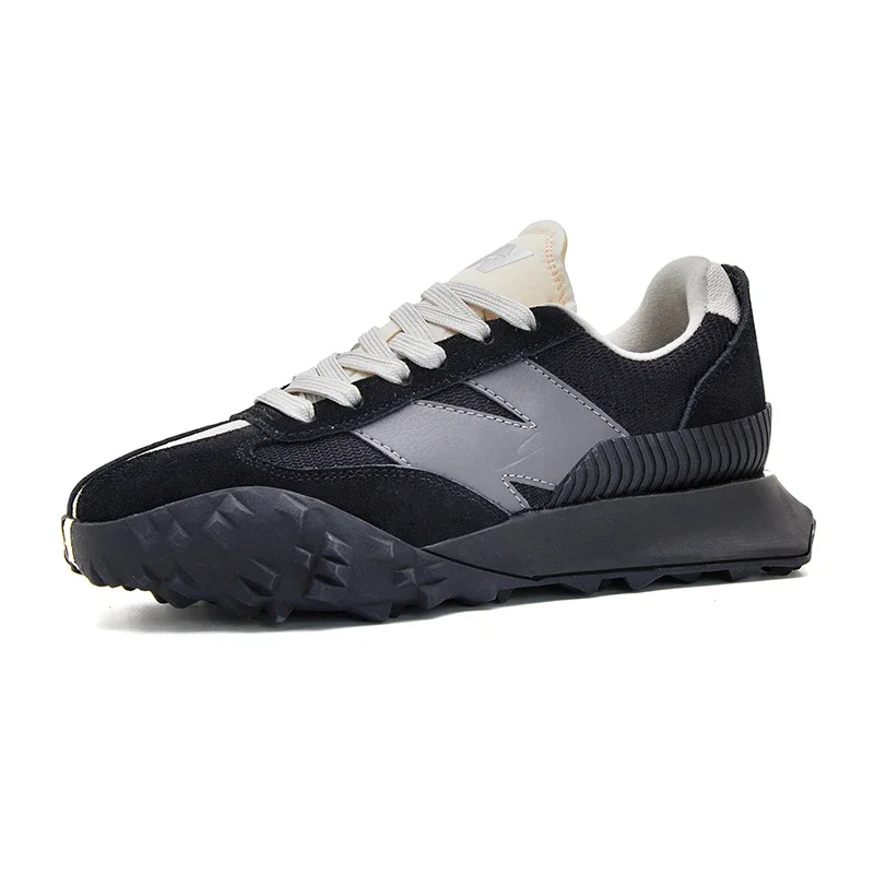 Football Shoes Classic Sports Sneakers for Men and Women Durable Non-Slip Running Shoes