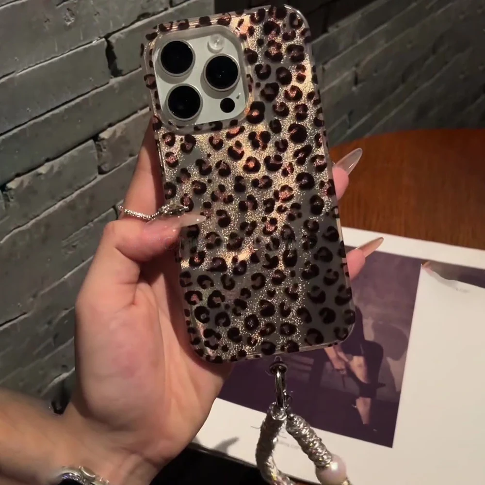 Stylish Leopard Print Phone Case For Iphone 16 15 14 13 12 Pro Max 11 Luxury Rhinestone Pearl Bracelet Shockproof Soft Cases