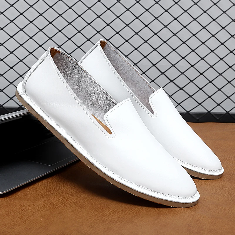 Handmade Leather Slip on Shoes Casual Soft Mens Loafers Simple Comfy Moccasins Breathable Male Boat Shoes Fashion Business Flats