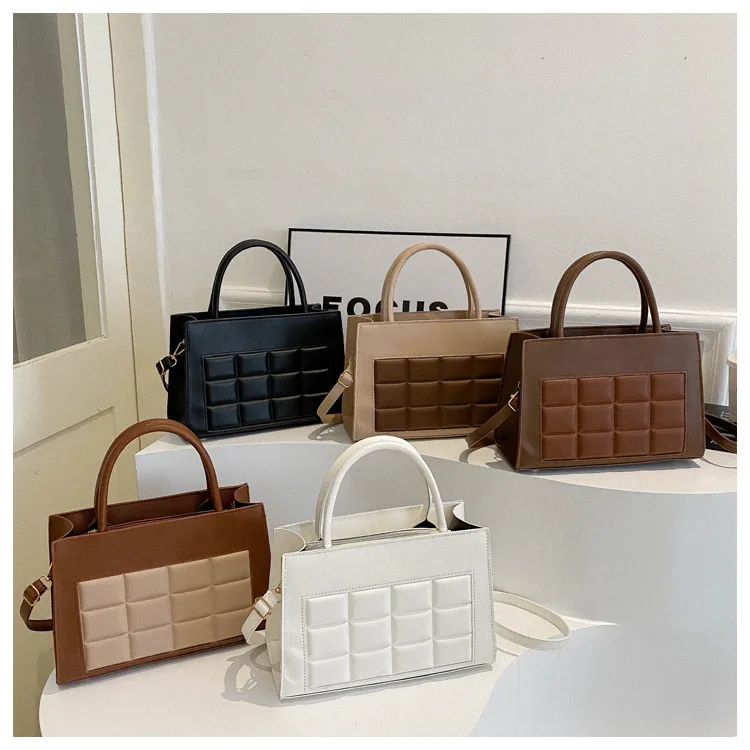 

New Personalized Checkered Women's High Quality Shoulder Diagonal Straddle Bag