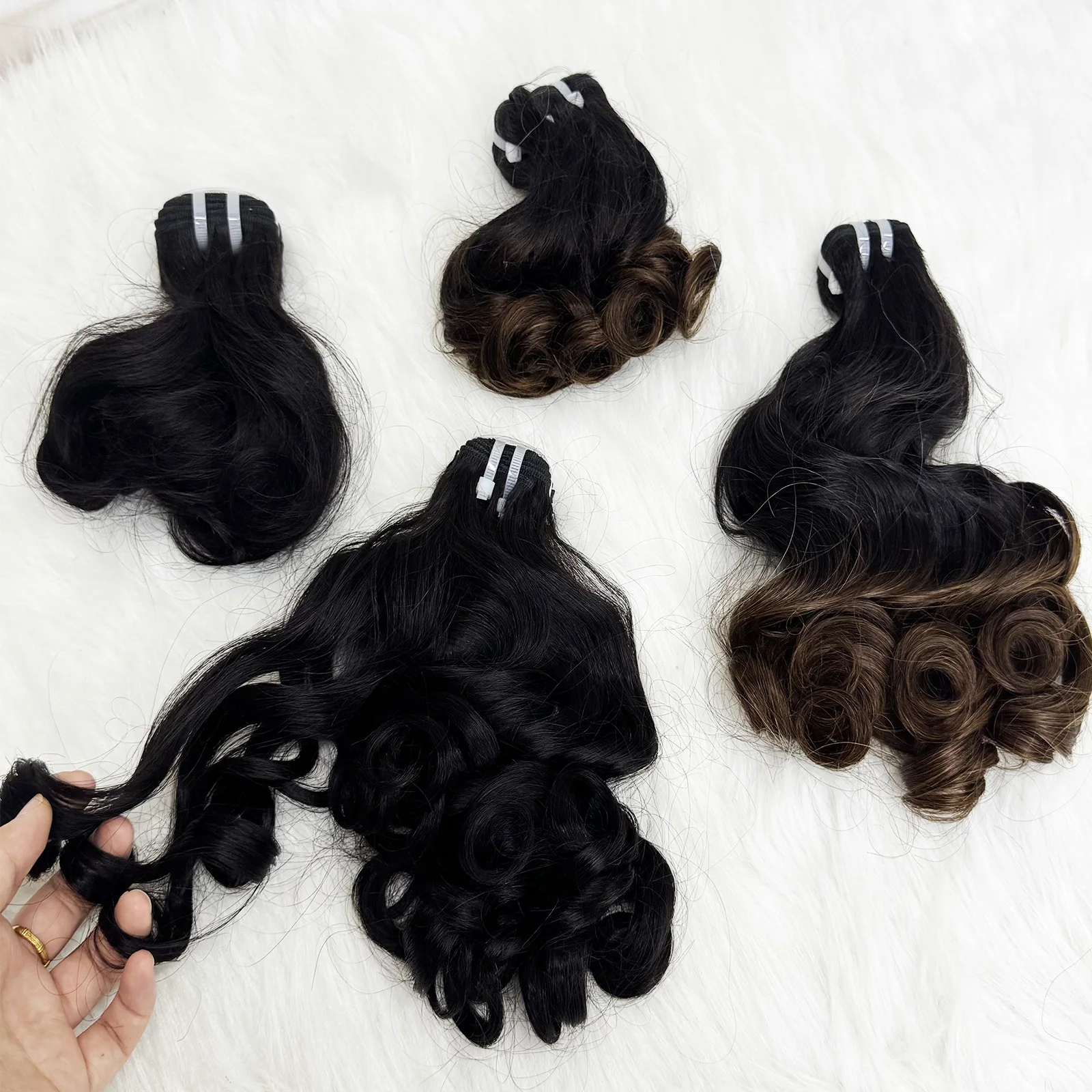 8-18inch Ombre Loose Bouncy Indian Virgin Human Hair Bundles Natural Color Bouncy Curly Hair Weave Extensions for Black Women 1
