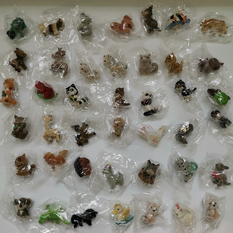 中古人物PETまとめ売り Lot 66 - A PAIR OF CHINESE PUG DOG CANDLE HOLDERS,