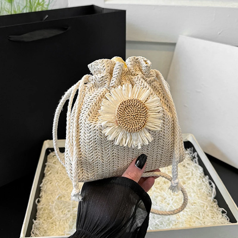 Rattan Woven Women Straw Bag Handbag Knit Flower Summer Beach Shoulder Messenger Bags Fashion Creative Bucket Purse