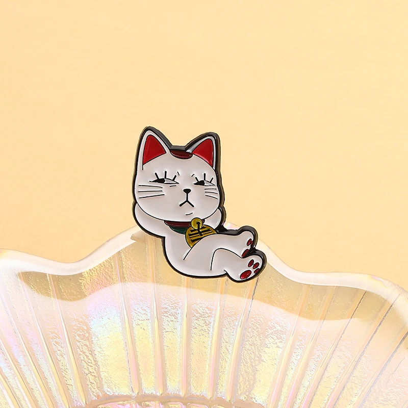 Glückliche Katze Emaille Pins Benutzerdefinierte Lustige Nette Cartoon Anime Kätzchen Abzeichen Revers Tier Broschen Schmuck Zubehör Geschenk Für Freunde