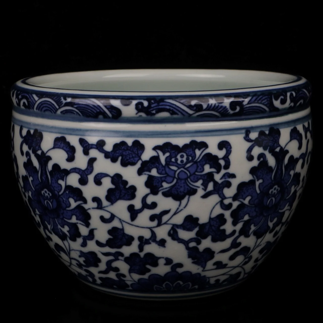 Jingdezhen Blue and White Entangled Branches Lotus Pattern Small Jar Antique Porcelain Home Decoration Ornaments 4