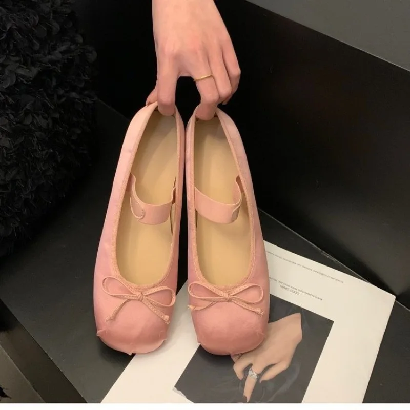 2025 Women Flats Fashion Classic Silk Ballet Shoes Women's Spring Vintage Satin Silver Mary Shoes Women Elegant Valentine Shoes 3