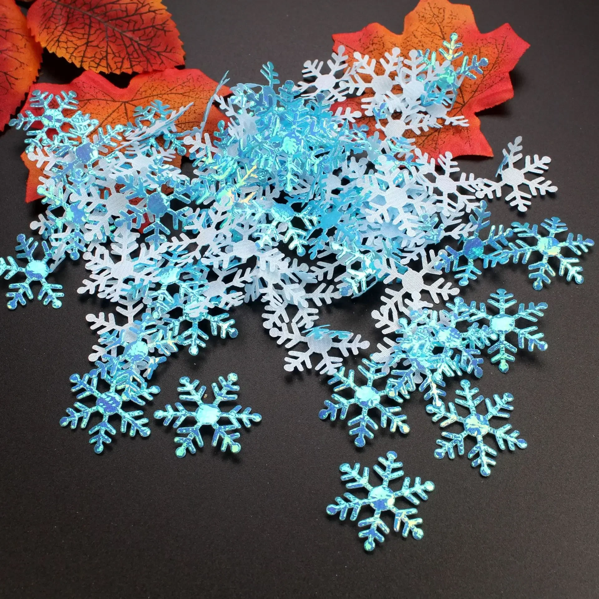 Christmas Decorations 300pcs 3mm Christmas Decorations Snowflakes Wedding Parties DIY Fake Snowflakes