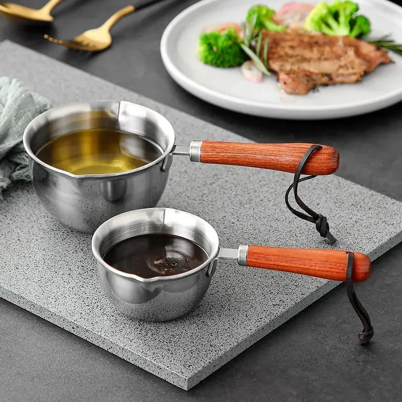304 Stainless Steel Oil Splashing Pot, Kitchen Oil Pouring Mini Hot Pot.