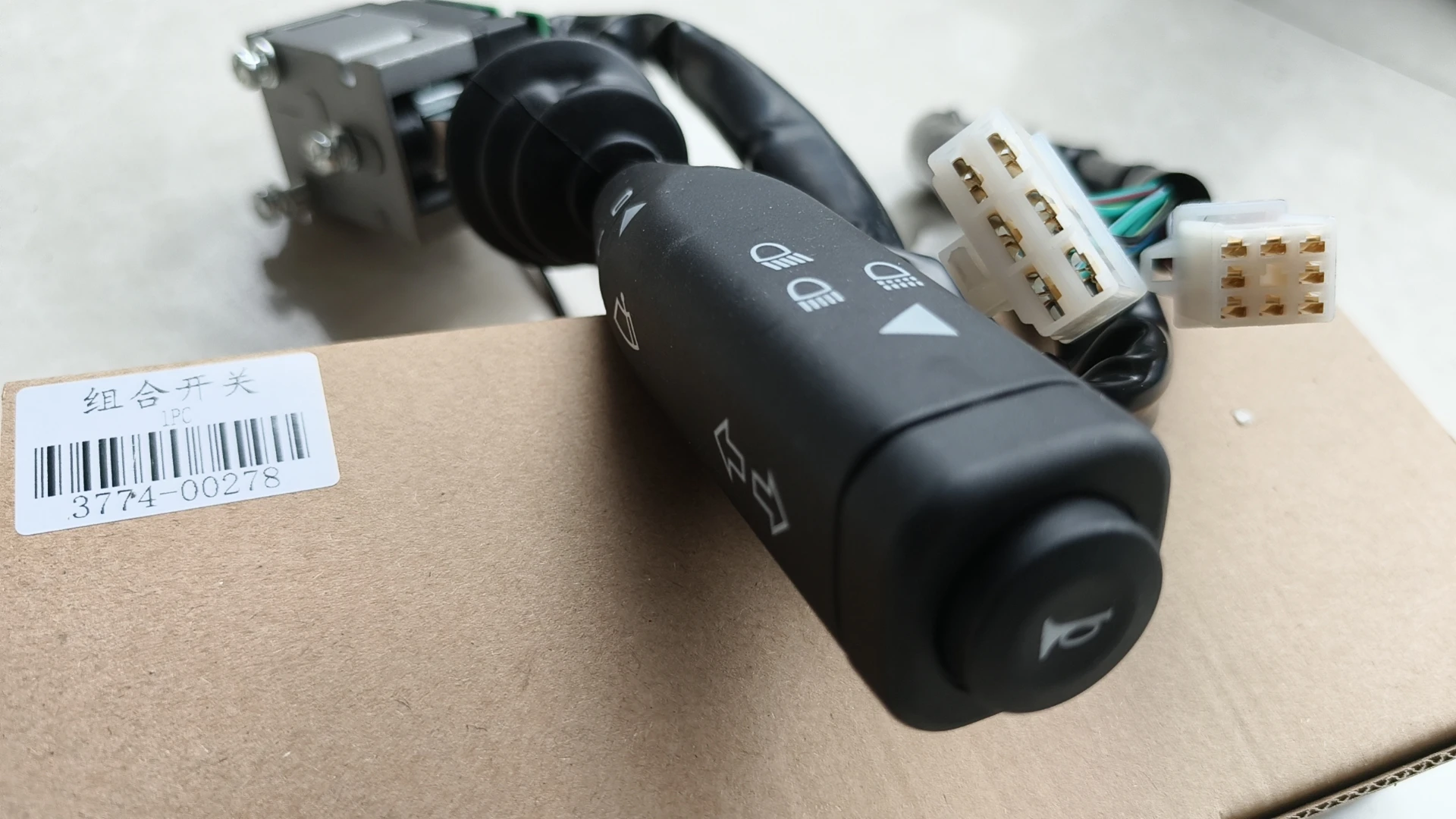 Chinese Bus Parts Yutong Bus Combination Switch 3774-00278 Affordable Price