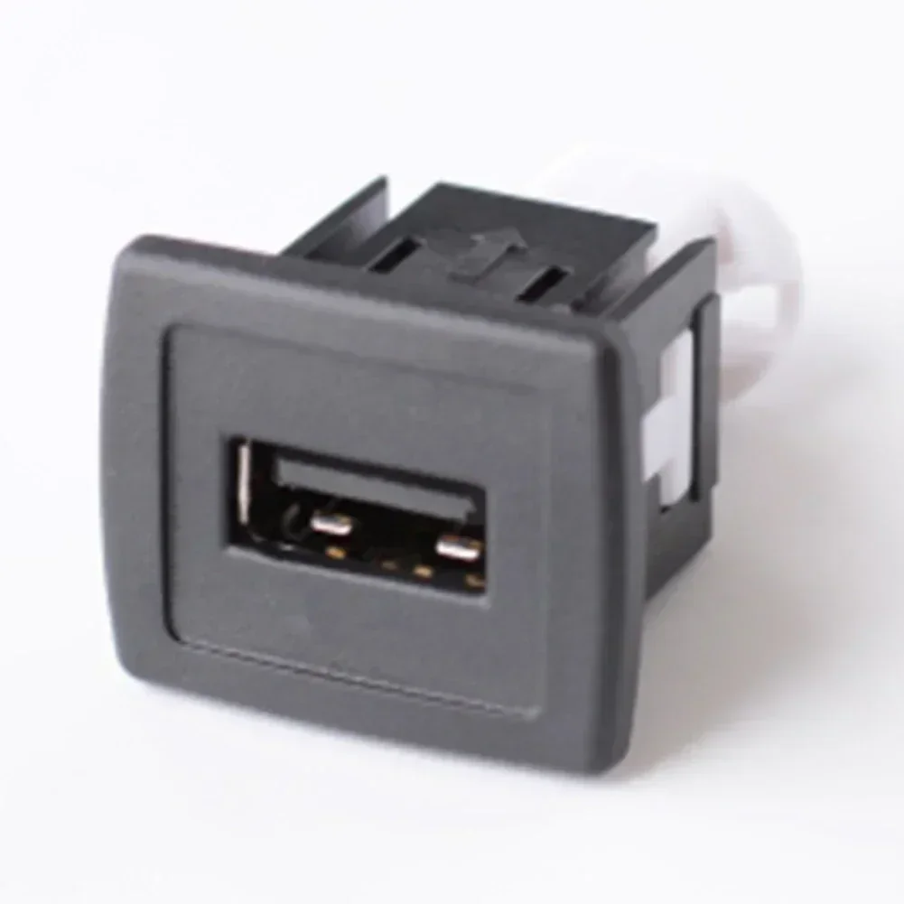 Connecteur USB-C D'origine Mercedes-Benz Classe V / Vito W447/W448 - A4486830600