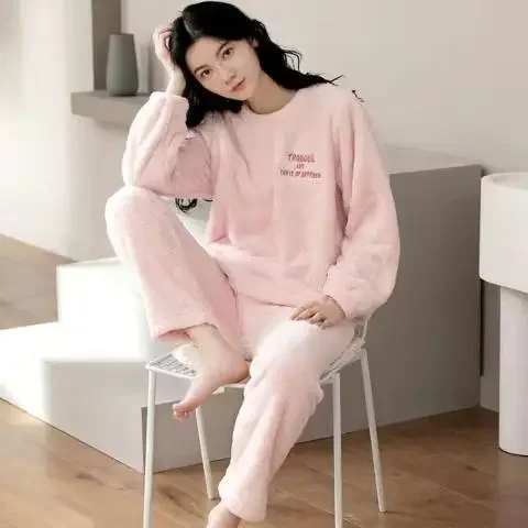 thumbnail image 1 of Conjunto de pijama de franela cálida para mujer, ropa de dormir de manga larga, terciopelo Coral grueso, dibujos animados, otoño e invierno, novedad, 1 of 5