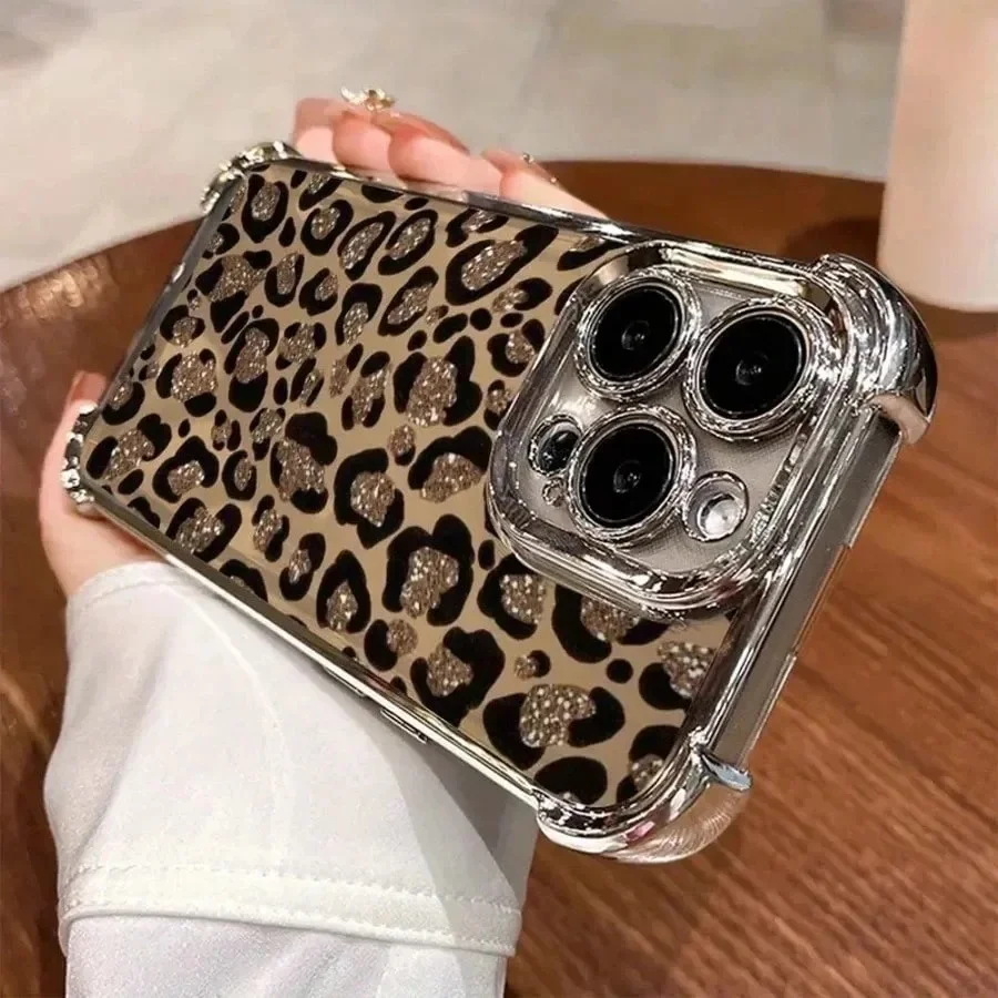 Retro Leopard Print Transparent Phone Case