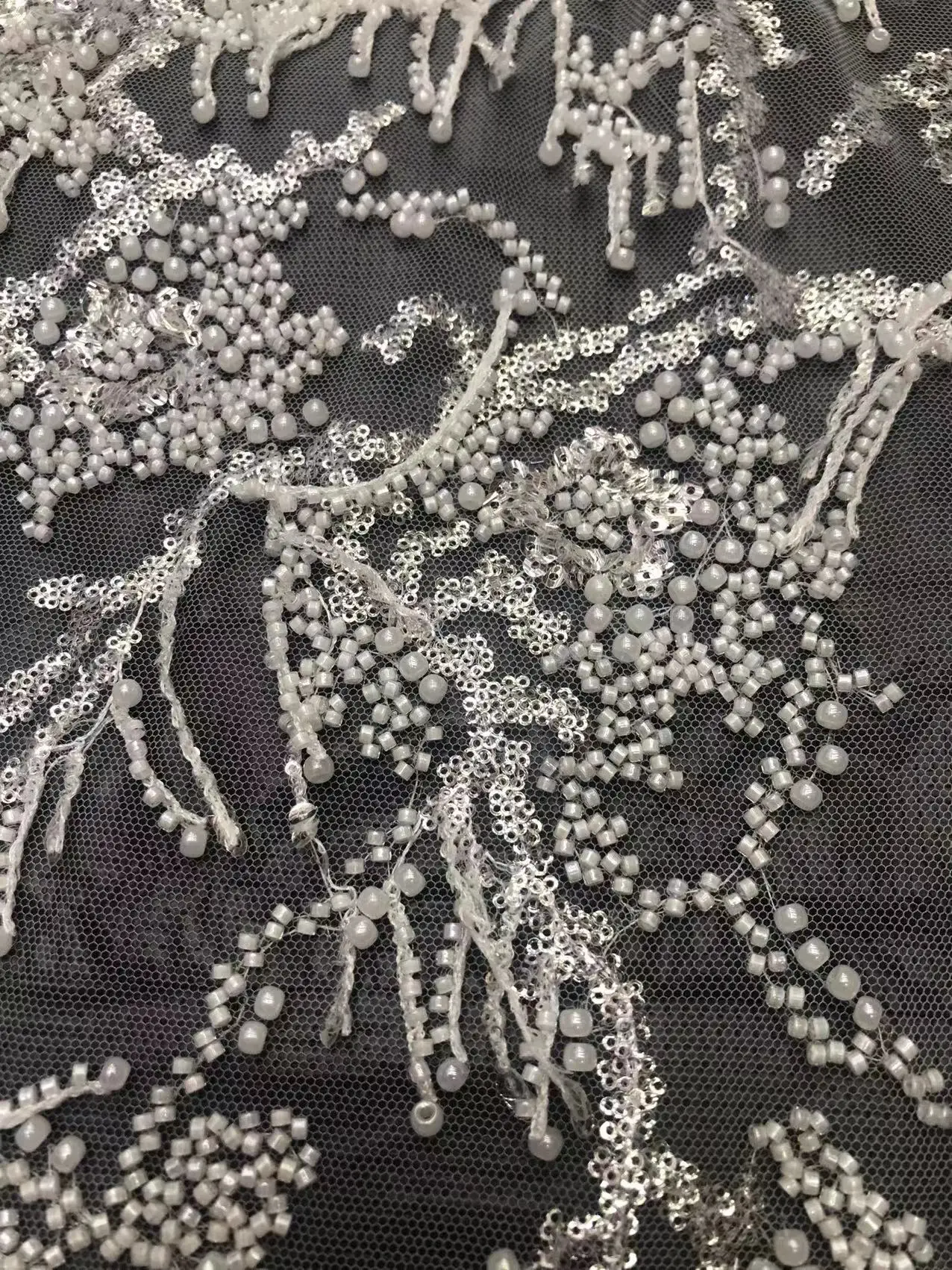 

Exquisite white beads + bead tube + sequin embroidery fabric, French tulle lace, fashion luxury wedding dress DIY fabric