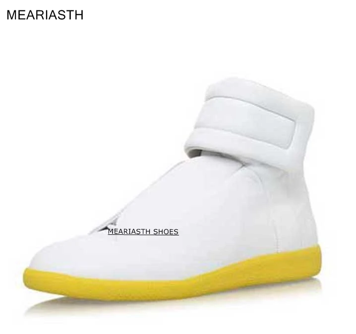 

white Men's High Top Fashion Leather Sneakers Trend Hot Sale Comfortable Man Casual Shoes Outdoor Non-slip Breathable Men Shoes