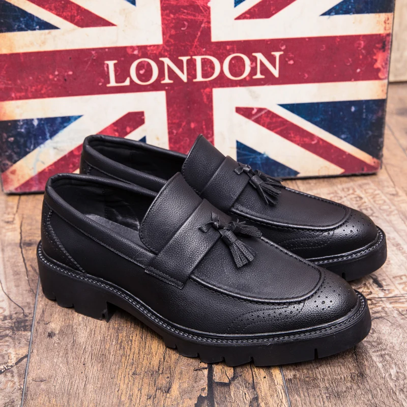 

Туфли мужские с бахромой, мягкие кожаные, для вождения, броги, платформа, модная обувь для вечеринки, черные, серебристые, обувь для вождения