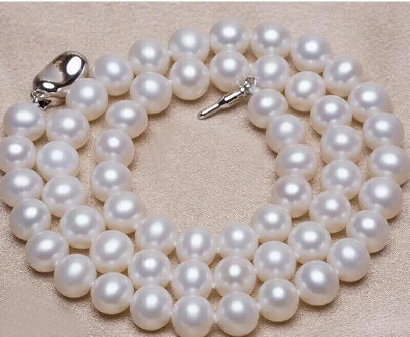 

AAA 18 inches long natural 8-9mm white Akoya cultured pearl round bead necklace