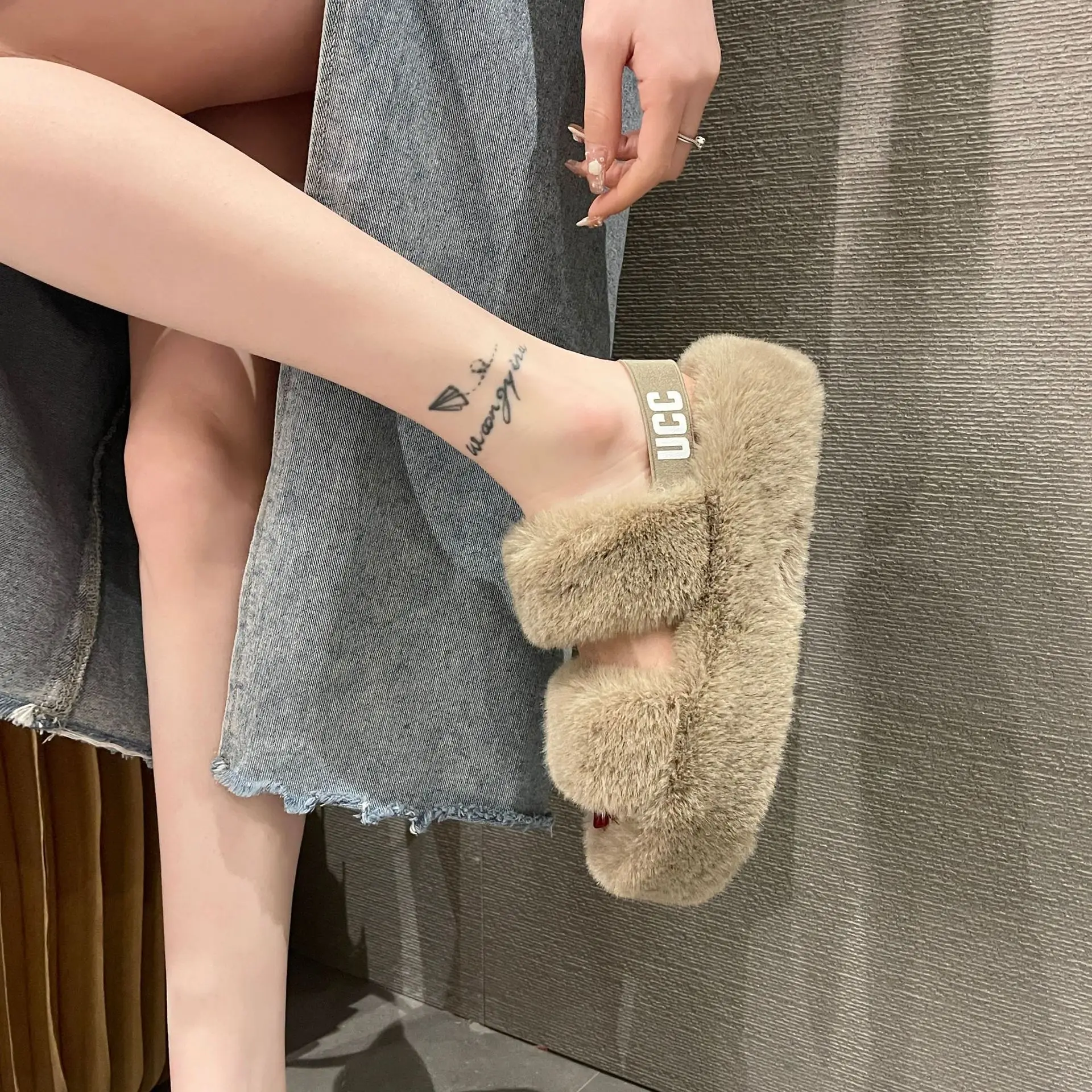 2023 Winter Candy Color Thick Bottom Non-slip Home Cotton Slippers Large Size Casual Hairy Slippers Women's Fashion Warm Shoes